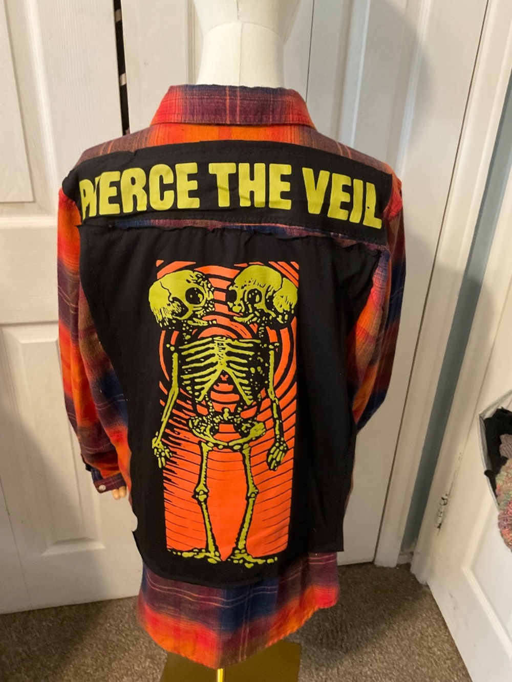 Pierce the Veil Upcycled Back Graphic T-Shirt on Women's Large Flannel